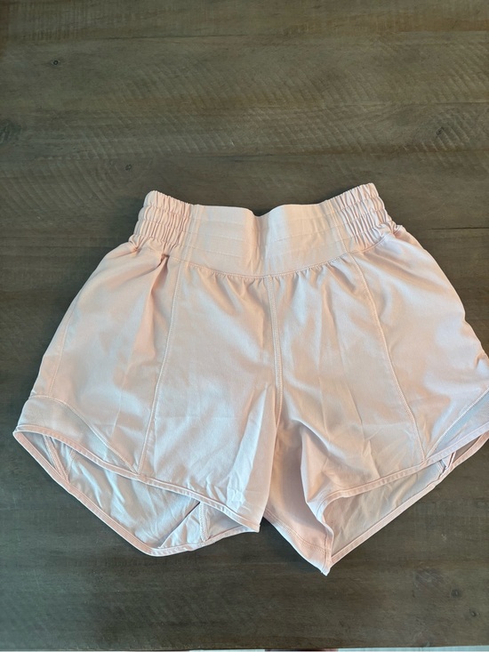 lululemon athletica Pants - Lululemon Hotty Hot High-Rise 2.5” Shorts | Size 2 | Light Pink